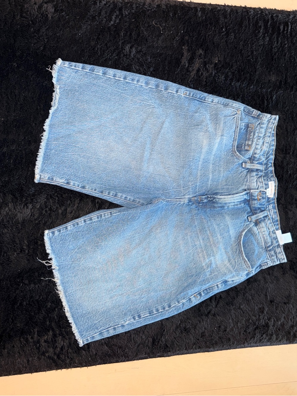 Good American Light Wash Wide Leg Raw Hem Jeans Size 6/29